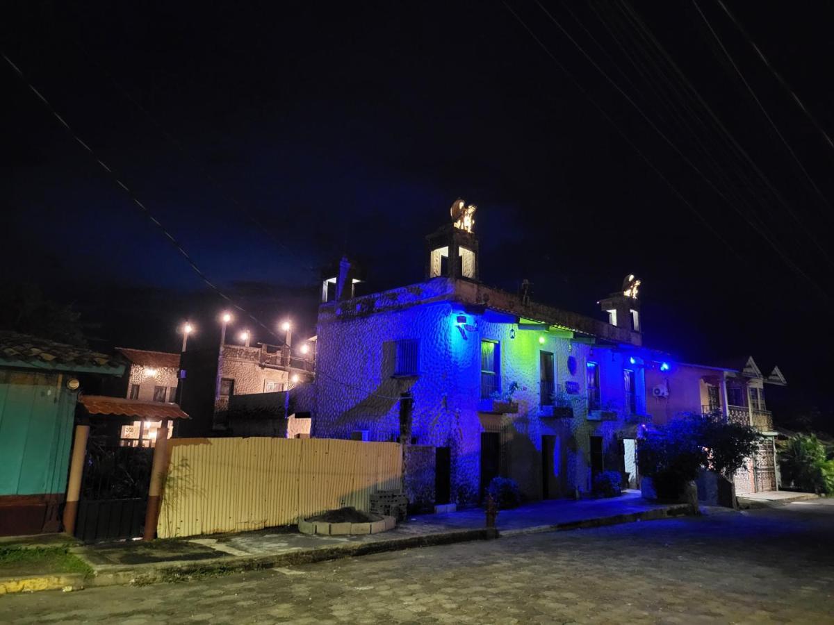 Hostal Casa De Las Gargolas Amapala Esterno foto