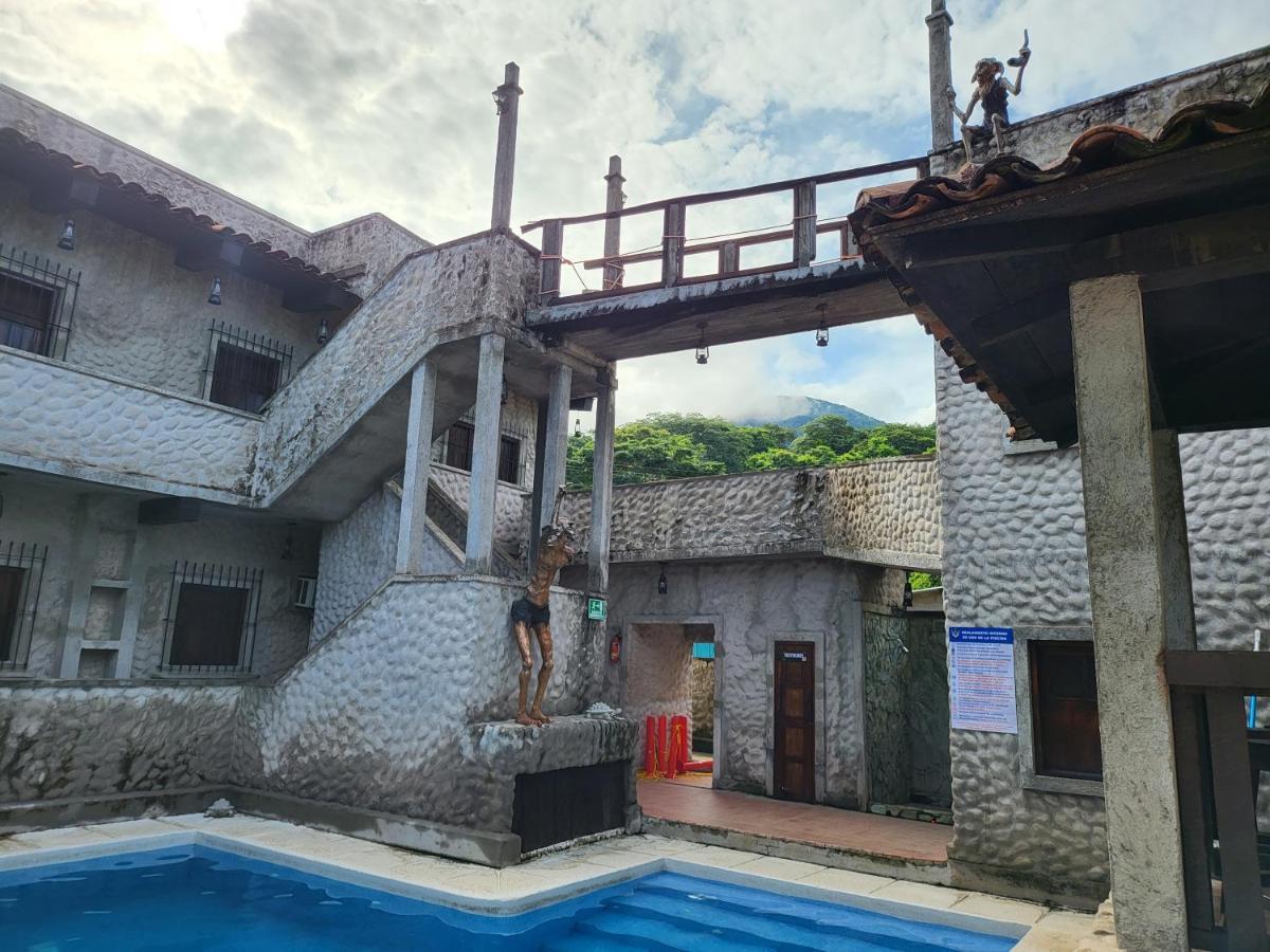 Hostal Casa De Las Gargolas Amapala Esterno foto