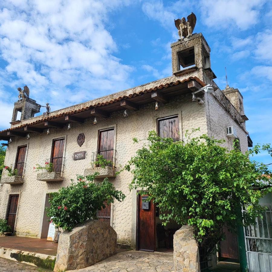 Hostal Casa De Las Gargolas Amapala Esterno foto