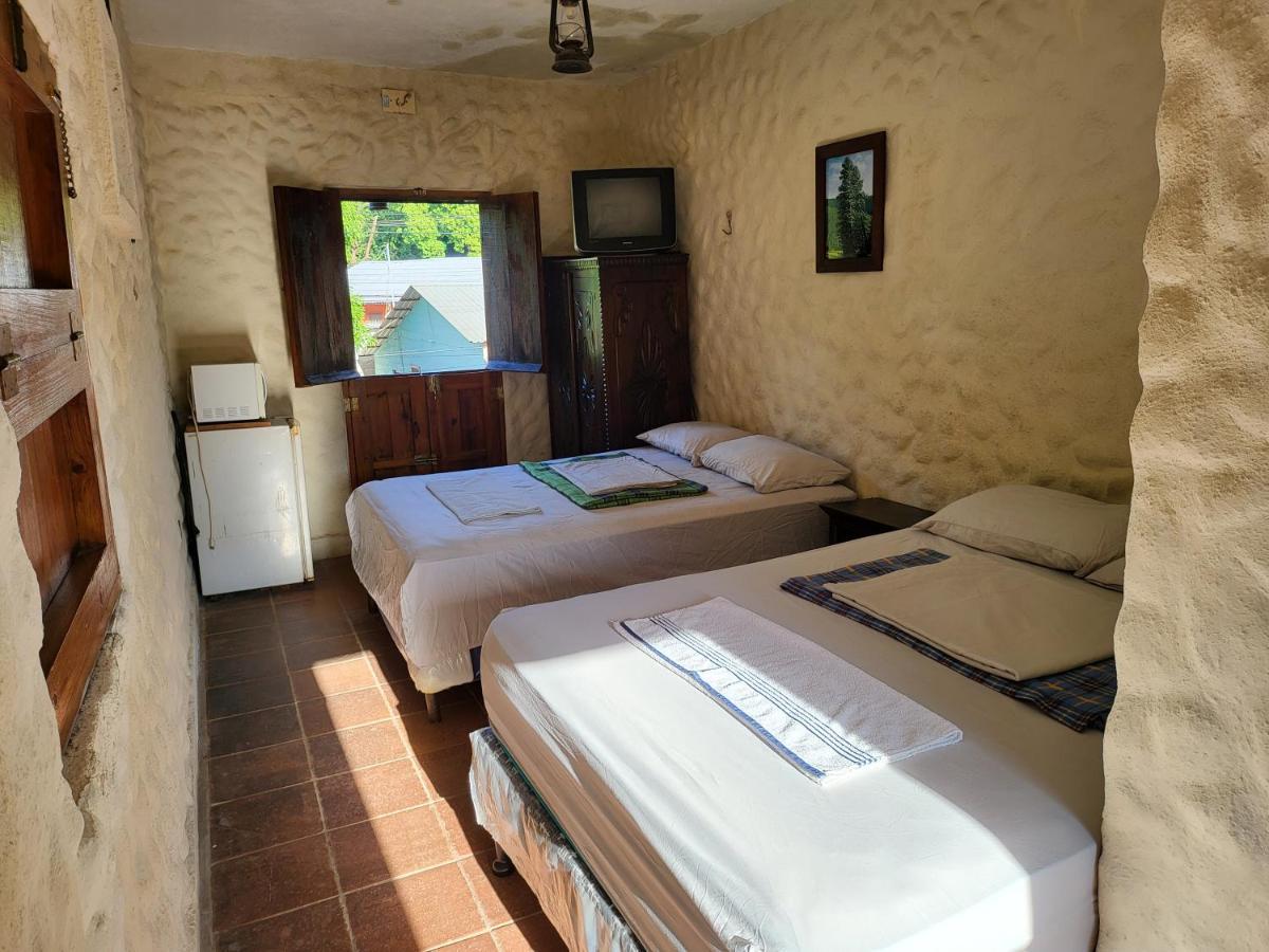 Hostal Casa De Las Gargolas Amapala Esterno foto