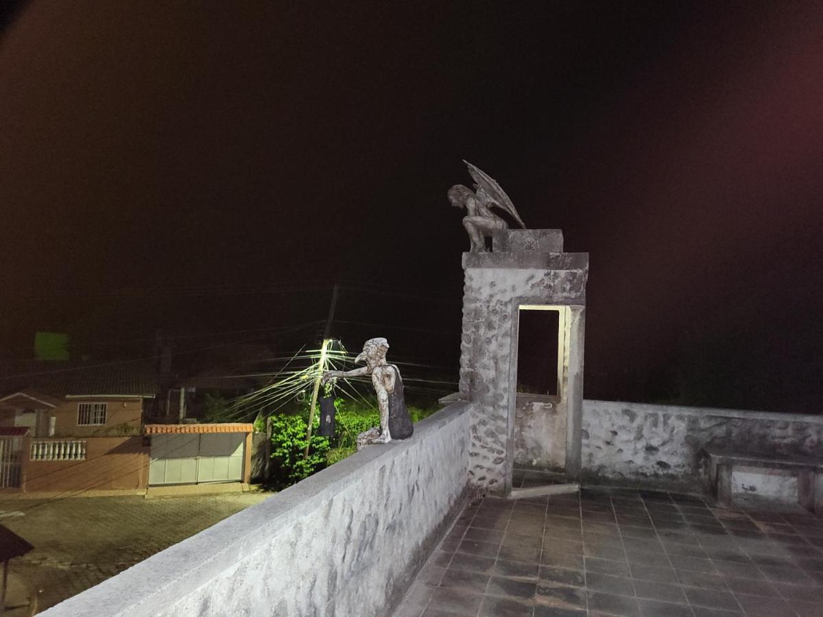 Hostal Casa De Las Gargolas Amapala Esterno foto