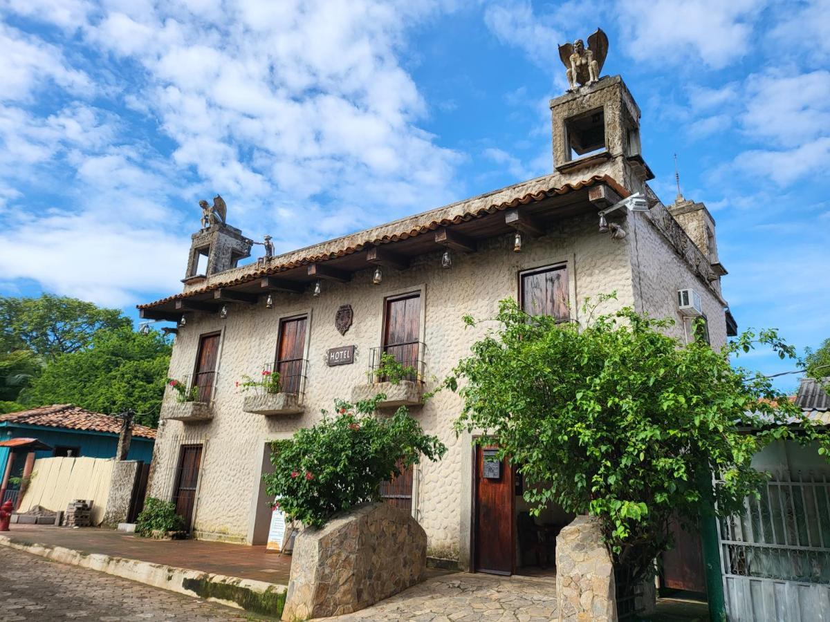 Hostal Casa De Las Gargolas Amapala Esterno foto