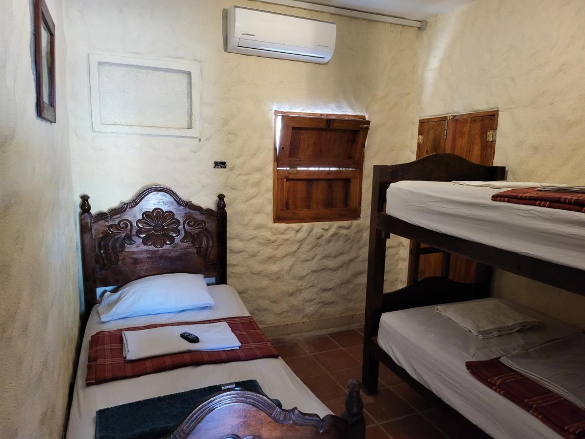 Hostal Casa De Las Gargolas Amapala Esterno foto