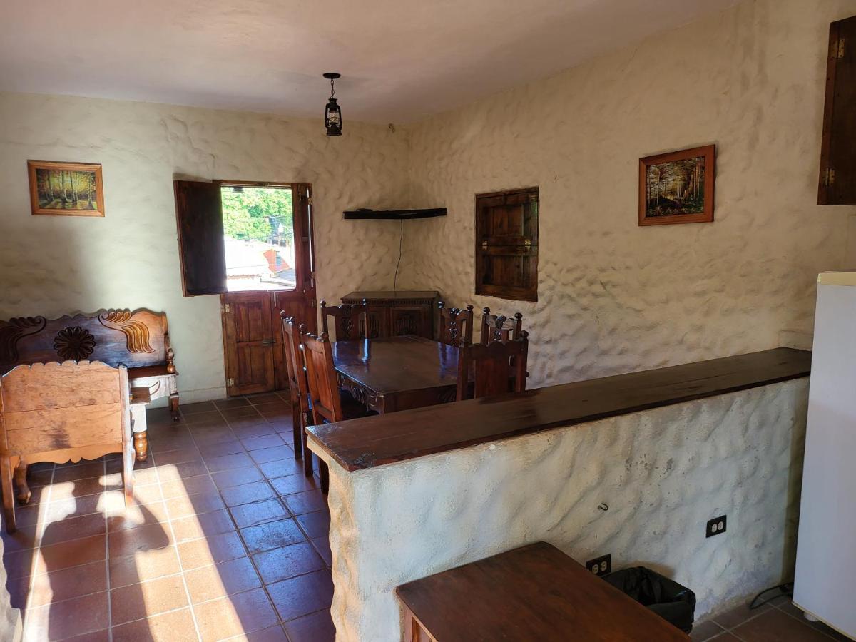 Hostal Casa De Las Gargolas Amapala Esterno foto