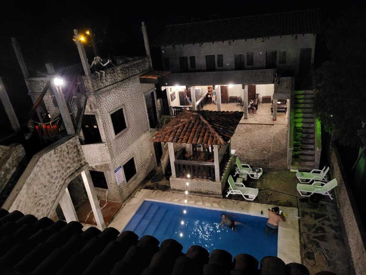 Hostal Casa De Las Gargolas Amapala Esterno foto