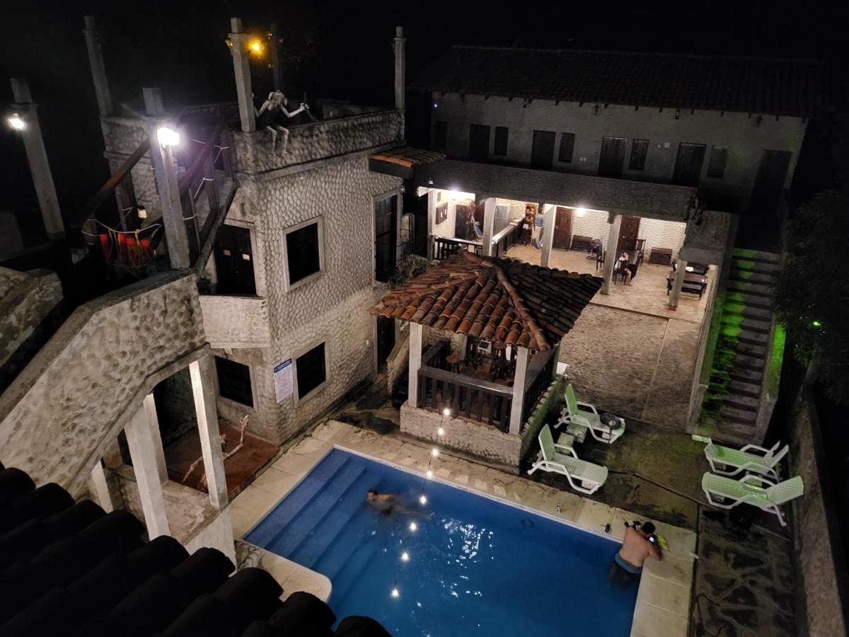 Hostal Casa De Las Gargolas Amapala Esterno foto